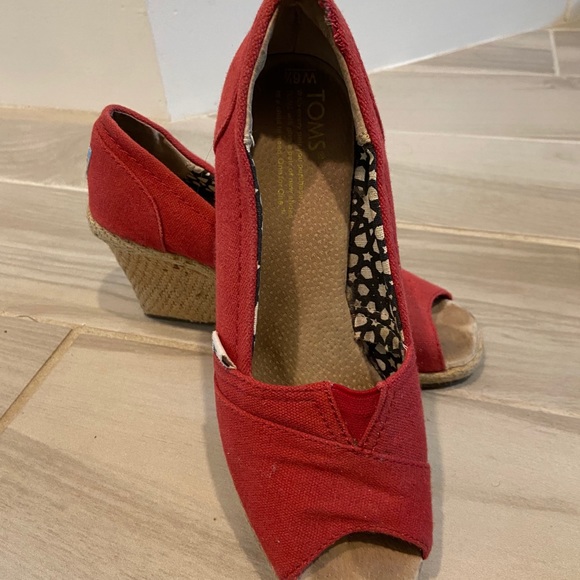 TOMS red wedge - Picture 2 of 7